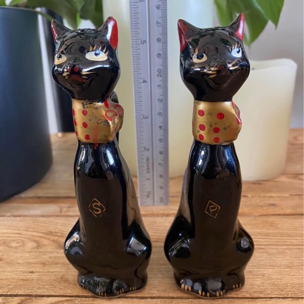 Elegant Vintage Redware Black Cat Salt and Pepper Shakers with Red Accents